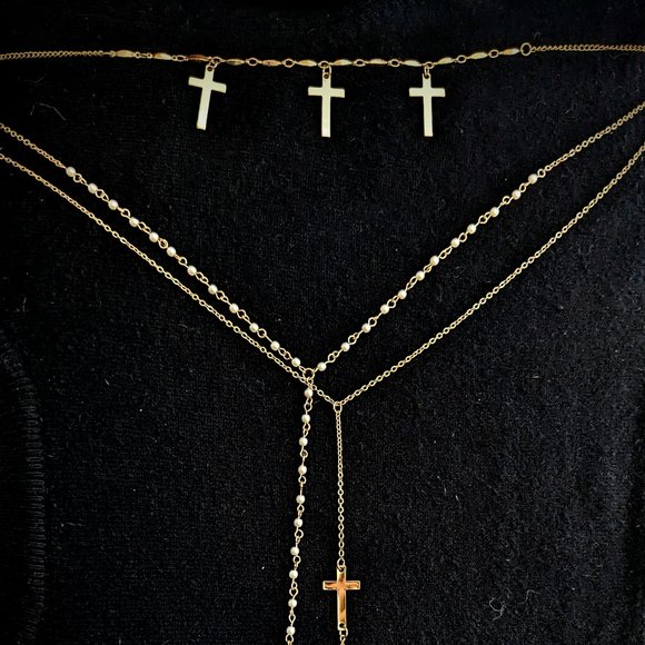 Pearl and Gold Triple Necklace (Faux) - Picture 4 of 5